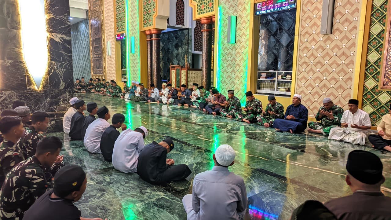 Pemkab Nagan Raya Gelar Zikir di Masjid Agung Baitul A'la (Masjid Giok) dalam Rangka Memperingati Hari Damai Aceh ke XXI